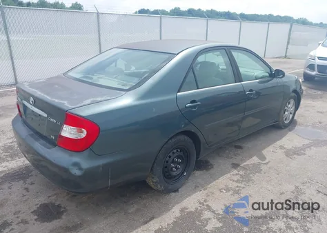 2004 Toyota Camry Le V6 z USA, uszkodzony, nr VIN 4T1BF32K74U071438